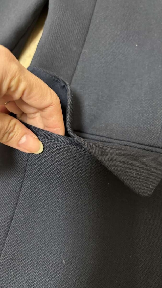 GUダブルブレストジャケット　ポケット部分