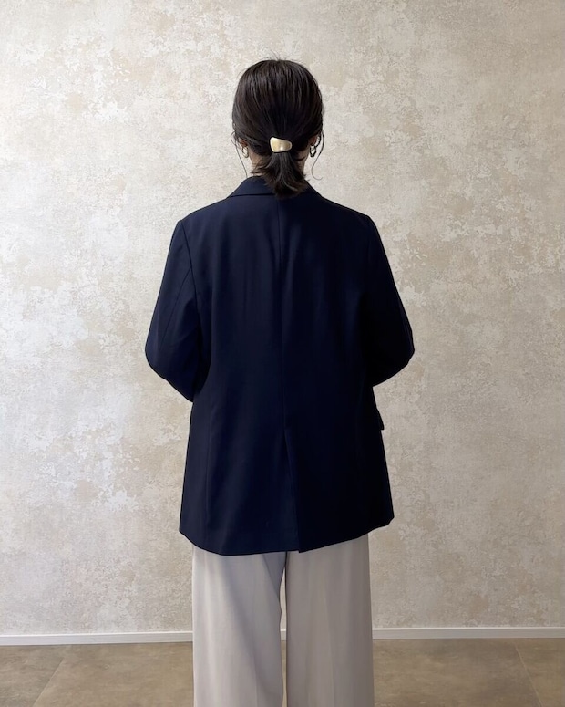 GUダブルブレストジャケット　Mサイズ着用感　バック