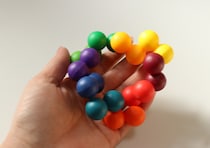 この玉ってもしかして…？本家は2千円くらいするやつじゃん！大人もハマる100均玩具