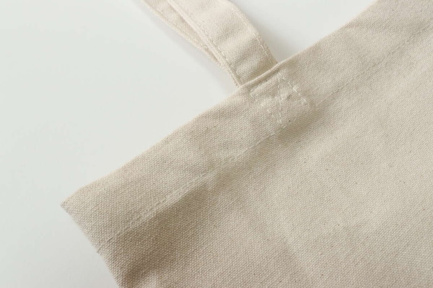 刺繍ボックストートバッグ(サメ、メンダコ) 素材感 刺繍ボックストートバッグ(サメ、メンダコ) 素材感