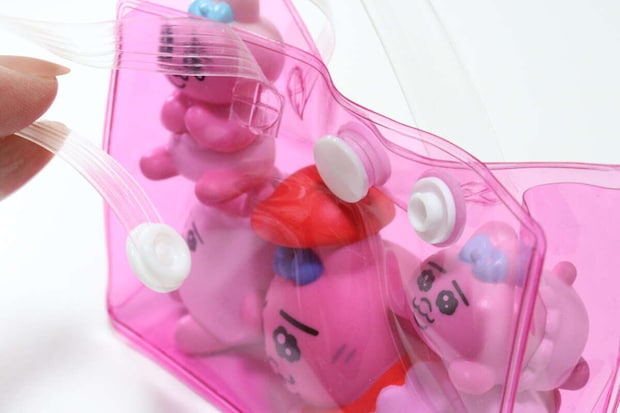 ダイソーのクリアバッグ（ミニ、B）にガチャガチャを入れる