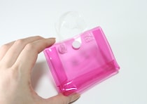 手のひらに収まる超ミニサイズ♡意外と実用的な100均クリアバッグ