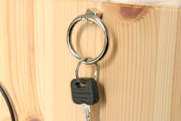 セリア 角型超強力マグネット セリアの角型超強力マグネットは小物の収納に使える