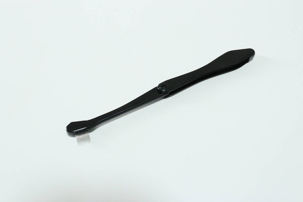 マスカラコーム(ステンレス製、10-PIN) 展開時 マスカラコーム(ステンレス製、10-PIN) 展開時