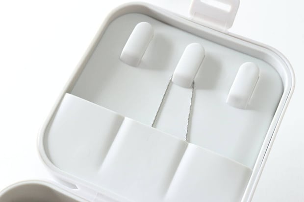 ダイソー アクセサリー収納ボックス 外せるタイプ ダイソーのアクセサリー収納ボックス 外せるタイプのネックレスの収納フック