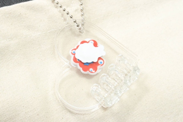 セリア バインダーアルバムキーホルダー ハート セリアのバインダーアルバムキーホルダー ハートをカバンに付ける