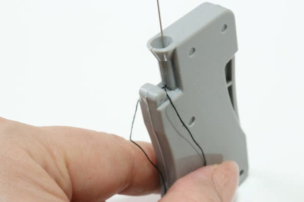 ワンタッチ糸通し 糸をかける ワンタッチ糸通し 糸をかける