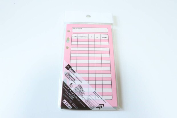 ダイソーの現金管理用封筒（バインダーサイズ、カラー、6枚）のパッケージ