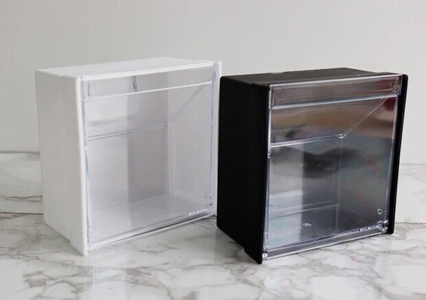 ダイソー　マグネットスイングケース