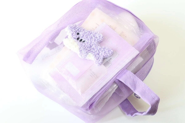 ダイソーのスクエアメッシュポーチ（A）のビジュアル