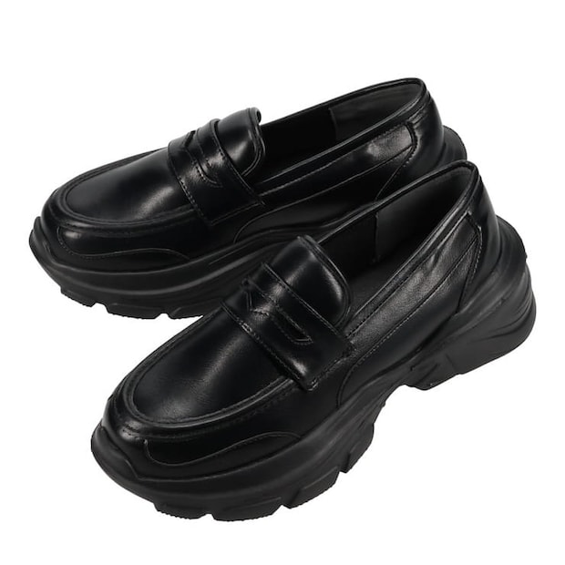 しまむらのローファースニーカー（田中里奈）