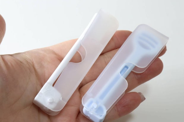 折りたたみ歯ブラシ&舌クリーナー セリア折りたたみ歯ブラシ舌クリーナー