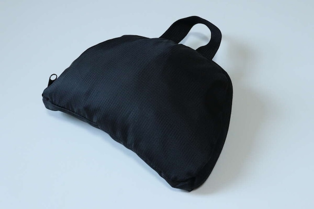 ダイソーのコンパクト折りたたみリュックのビジュアル