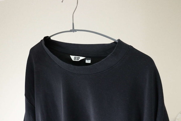 ダイソー 滑りにくいハンガー(4本) ダイソーの滑りにくいハンガー(4本)に衣類をかける