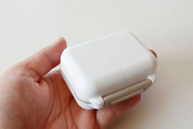 ダイソー　防湿サプリケース