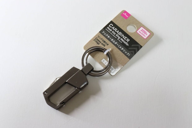 ダイソーフックキーホルダー（メタリック）