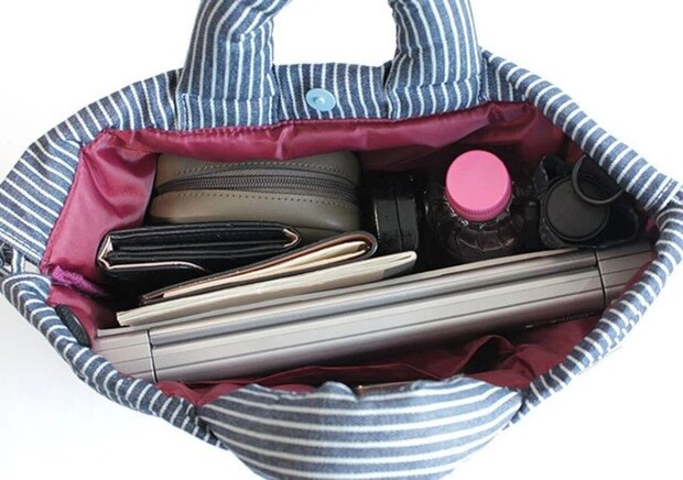 SNOOPY 3WAYパフバッグ BOOK 75th Anniversary Edition内生地