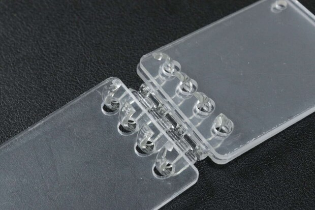 バインダーアルバムキーホルダー　取り外し