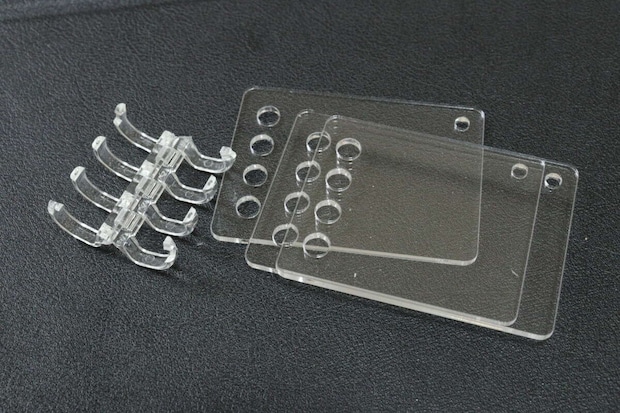 バインダーアルバムキーホルダー　アクリル