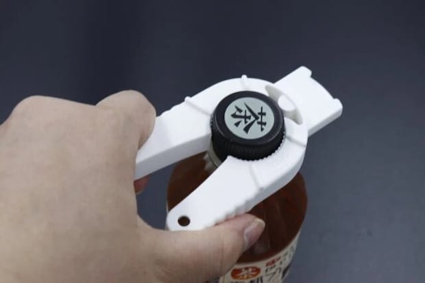 ダイソー ボトル&プルトップオープナー(ホワイト) 使用例 ボトル ダイソー ボトル&プルトップオープナー(ホワイト) 使用例 ボトル