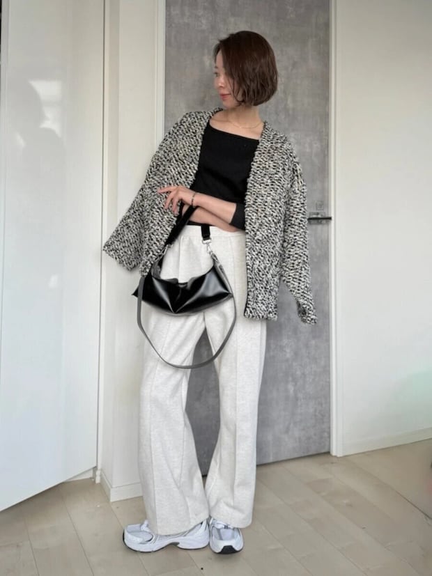 スウェットストレートパンツナチュラル着回しきれいめジャケットコーデ