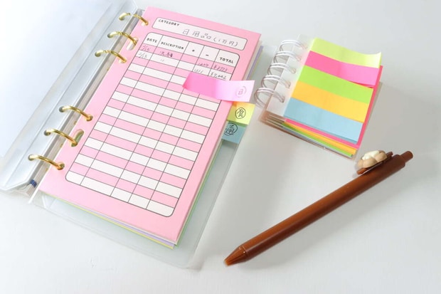ダイソーのメモふせん 4色リングはコンパクトで持ち運びやすい