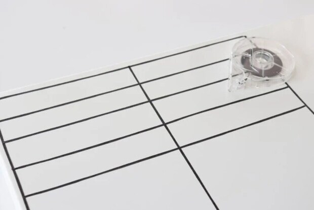 ダイソー　ラインテープ（ホワイトボード用）　使用例