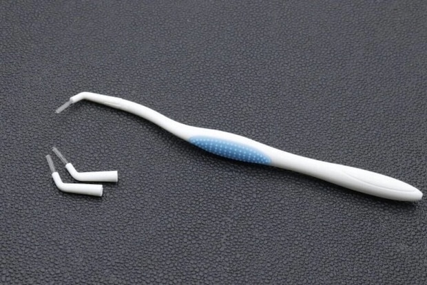 ダイソー　つけかえ歯間ブラシ（SSS、水色）