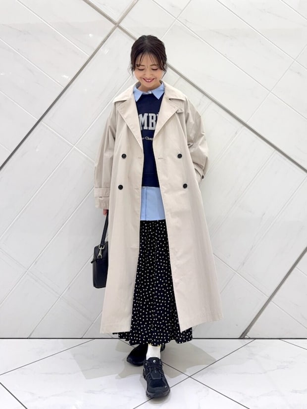 2026春大人女性おすすめベージュトレンチレイヤードコーデ