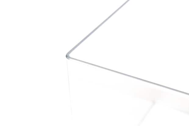 ダイソーの四角型水槽は透明度が高い