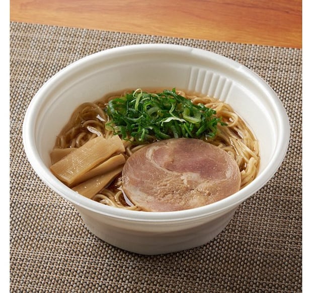 ファミリーマート　ファミマ　来来亭監修　背脂醤油ラーメン