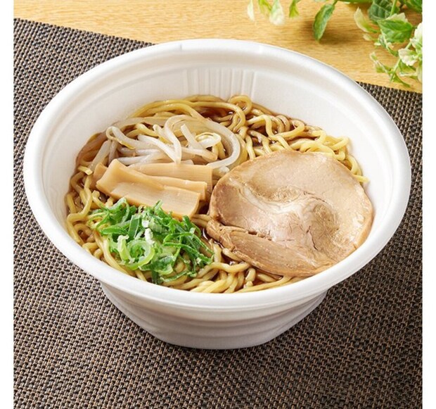 ファミリーマート　ファミマ　さっぽろ純連監修　正油ラーメン