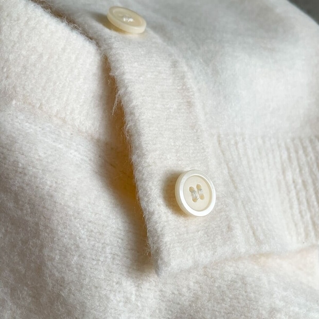 GUパフニットクルーネックカーディガンの生地感