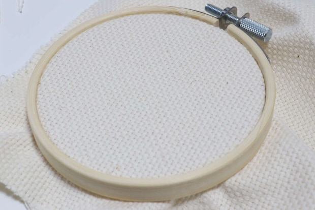 セリア　竹製刺しゅう枠　使い方　張り方