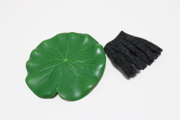 ダイソーの観賞魚用の水槽用 浮き草