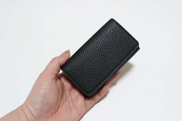 ダイソー レザー調マチ付き名刺ケース(ベーシック) ダイソーのレザー調マチ付き名刺ケース(ベーシック)のビジュアル