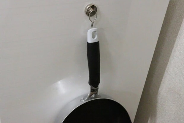 ダイソー ネオジム磁石スイングフック(32mm) 使用例 横向き ダイソー ネオジム磁石スイングフック(32mm) 使用例 横向き