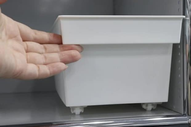 ダイソー ラクラクピタッ!とキャスター(粘着テープ式) 使用例 ダイソー ラクラクピタッ!とキャスター(粘着テープ式) 使用例