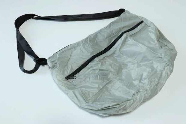 ダイソー トラベルショルダーバッグ(くしゅっとコンパクト) 展開時 サイズ感 ダイソー トラベルショルダーバッグ(くしゅっとコンパクト) 展開時 サイズ感