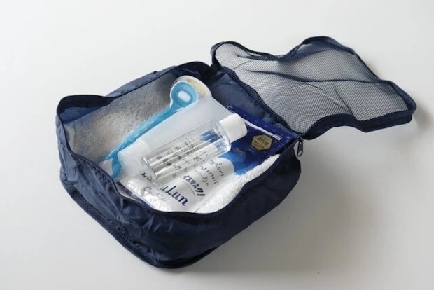 ダイソー トラベル収納ケース(折りたたみ、ネイビー、20.5cm×20.5cm×10cm) 使用例 ダイソー トラベル収納ケース(折りたたみ、ネイビー、20.5cm×20.5cm×10cm) 使用例