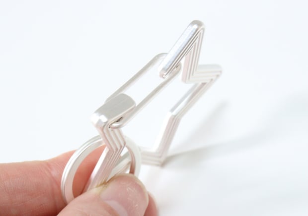 100均で見つけて震えたわ…「専門店の商品じゃん…」2000円してもおかしくないカラビナ