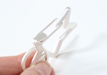 100均で見つけて震えたわ…「専門店の商品じゃん…」2000円してもおかしくないカラビナ