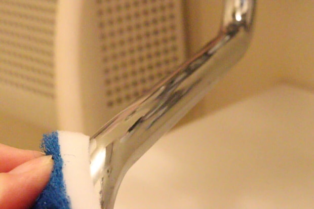 ダイソーのカビお掃除シート＋メラミン（落ち落ちV）の使用例