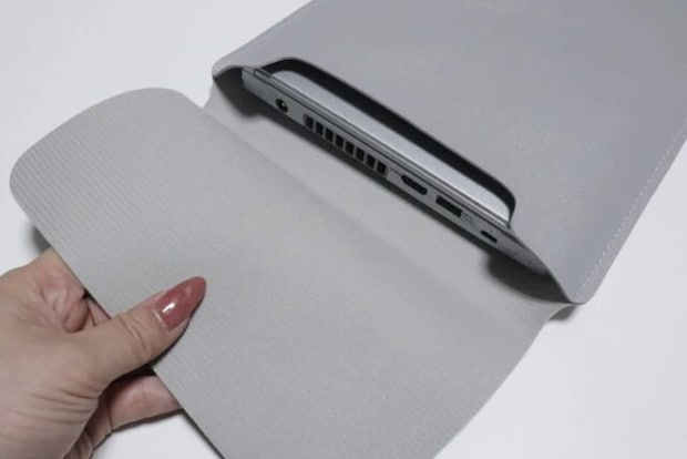 ダイソー　マウスパッドになるノートPCケース　PCケース　使用例