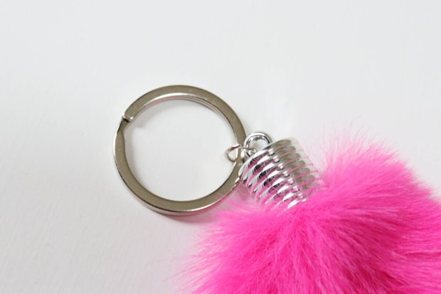 キーホルダー（しっぽ、8cm）　リング