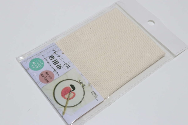 セリア　パンチニードル専用布 極太毛糸並太毛糸用　商品パッケージ