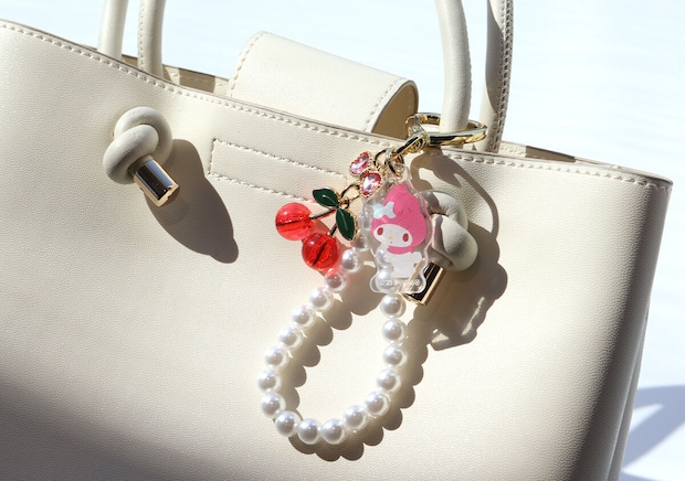 宝島社サンリオキャラクターズきらきらフルーツチャームバッグ