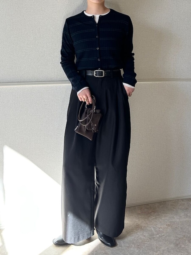 ユニクロ　メリノリブクルーネックショートカーディガン　ワイドパンツOKコーデ