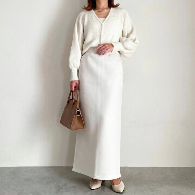 2026ヘビーウェイトスウェットナロースカート白きれいめワントーンコーデ