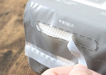 パッケージのまま吊るして使える！アイデア系100均キッチングッズ